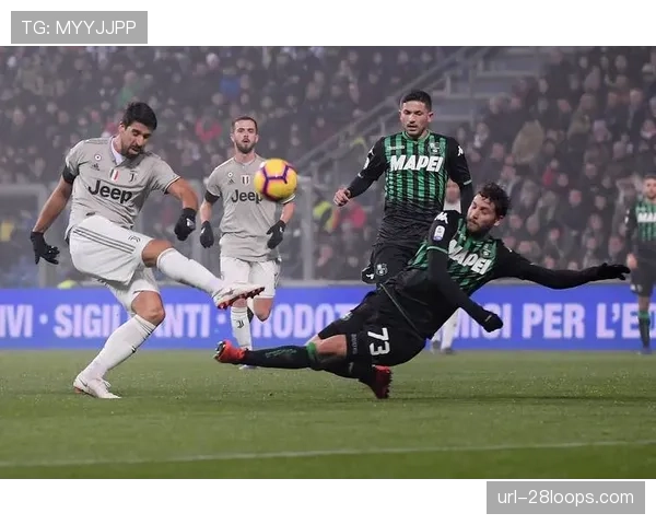 卡利亚里2-2战平萨勒尼塔纳,两队均在由守转攻环节出现致命失误 卡利亚里2-2战平萨勒尼塔纳,两队均在由守转攻环节出现致命失误